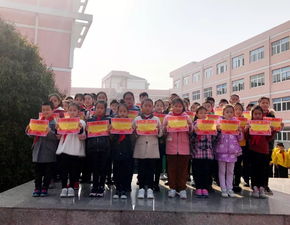 春日暖阳 博爱校园——善成小学与仁爱小学联合开展爱心义卖活动